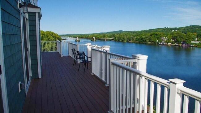 Foto del edificio - 1101 Captain's Lookout Way