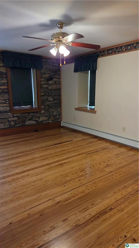 Foto del edificio - 3166 Mountain View Dr