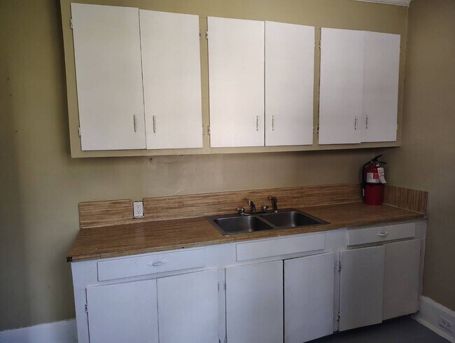 Foto del edificio - 405 South Maple Unit A- 1 Bed 1 Bath Duple...