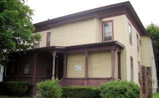 Primary Photo - 323 William St