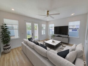 Building Photo - 408 E Oak Ave