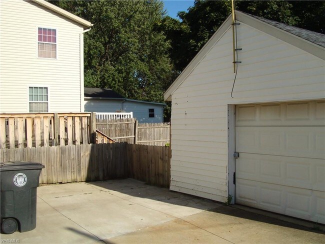 Building Photo - 1774 Ford Ave