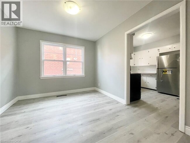 Building Photo - 336 Queenston Rd