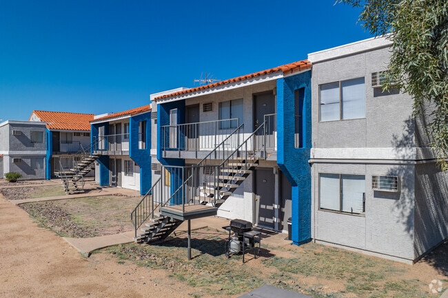 Building Photo - Desert Star