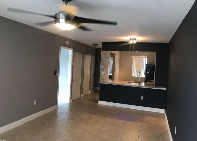 Foto del edificio - 5200 NW 31st Ave