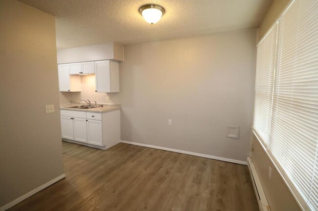 Building Photo - 23053 Main St