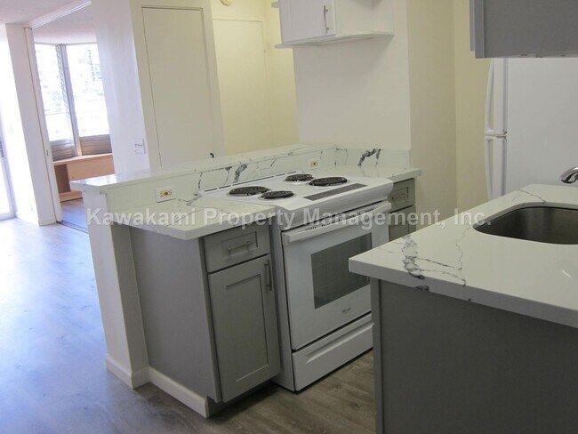 Foto del edificio - Conveniently Located, Renovated Condo w/Pa...