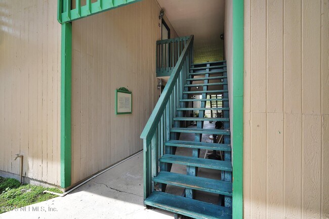 Foto del edificio - 3765 Crown Point Rd
