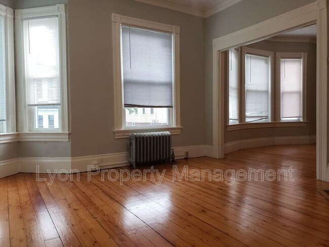Building Photo - 15 Woodbine St