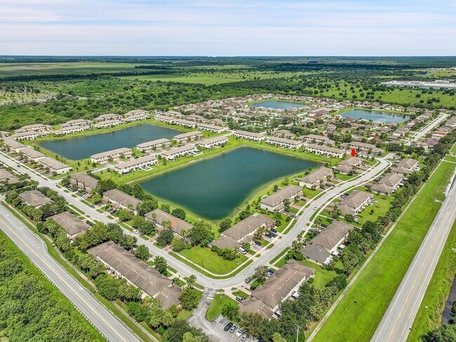 Building Photo - 9880 E Villa Cir