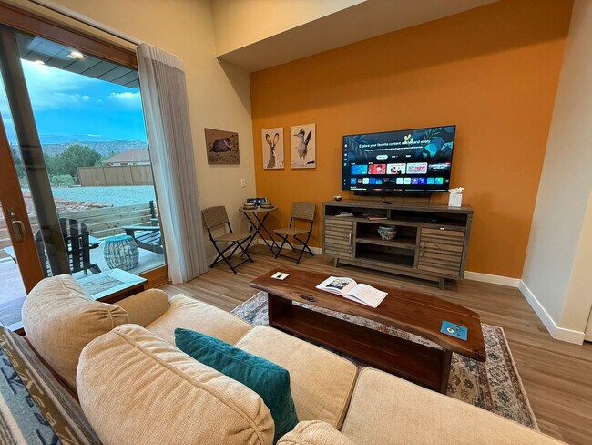 Foto del edificio - 105 Rojo Dr