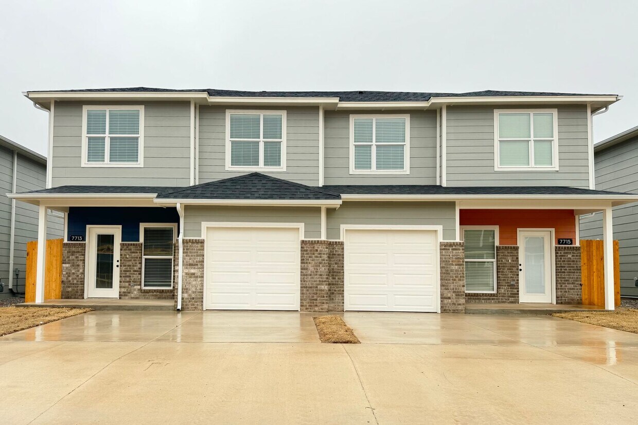 Foto principal - New Townhome Community at the Villas of Pe...