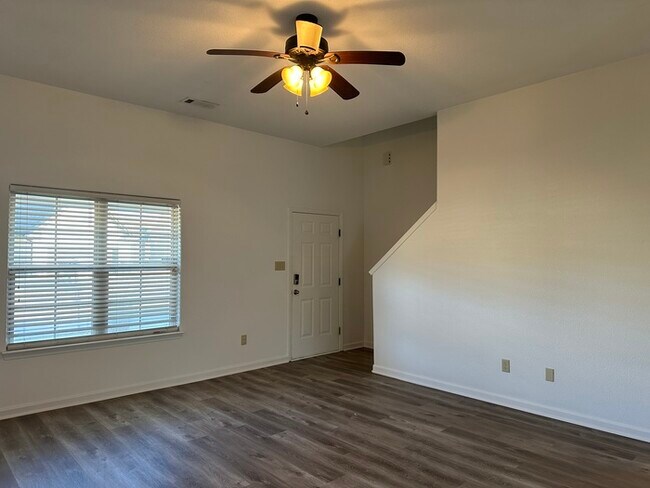 Foto del edificio - 321 Switchgrass Cove