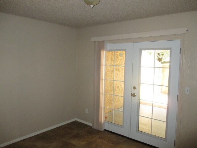 Building Photo - 2533 W. Hazelwood