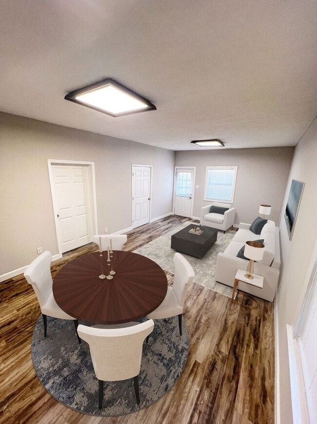 Building Photo - 2 BEDROOMS, 2 FULL BATHROOMS + 1 FREE Off-Street parking spot SPACIOUS single family house availa...