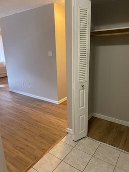 Photo du bâtiment - 12841-12865 65 St NW