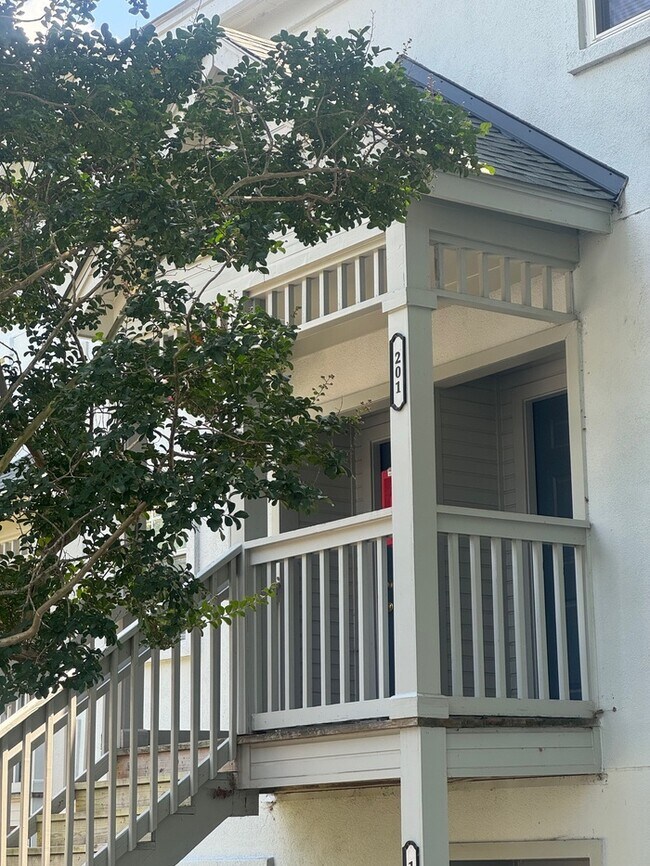 Building Photo - 2500 Avent Ferry Rd