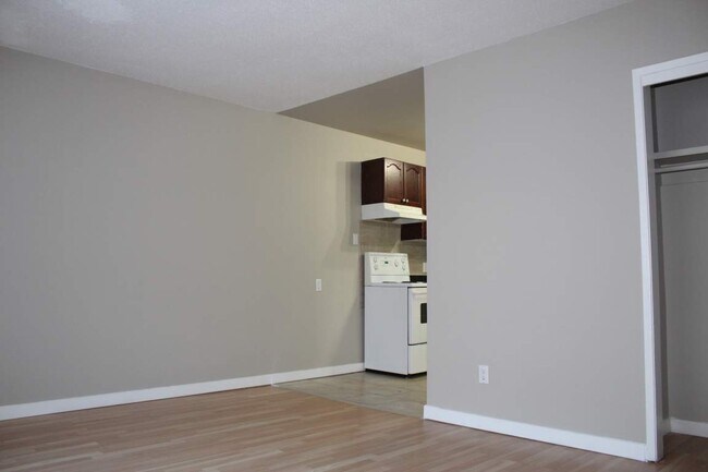 Building Photo - Lorraine Manor Apartments