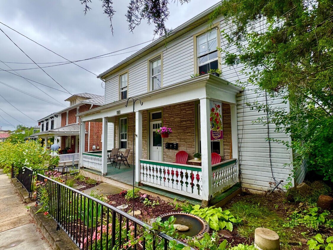 Foto principal - 838 W Beverley St