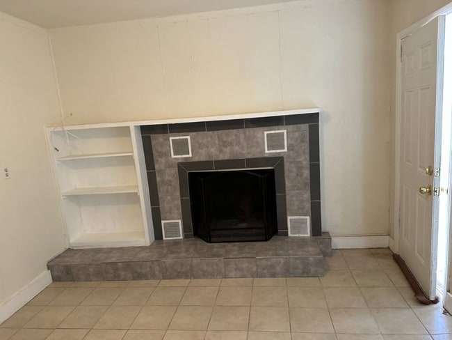 Building Photo - 250 W Williams St