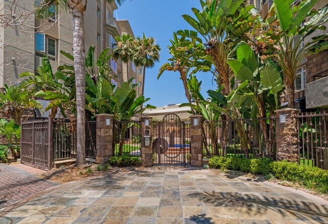 Foto del edificio - East Village 2 Bedroom at Union Square! 2 Parking Spaces!