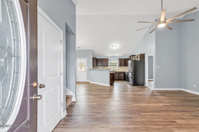 Building Photo - 302 Sinclair Ln