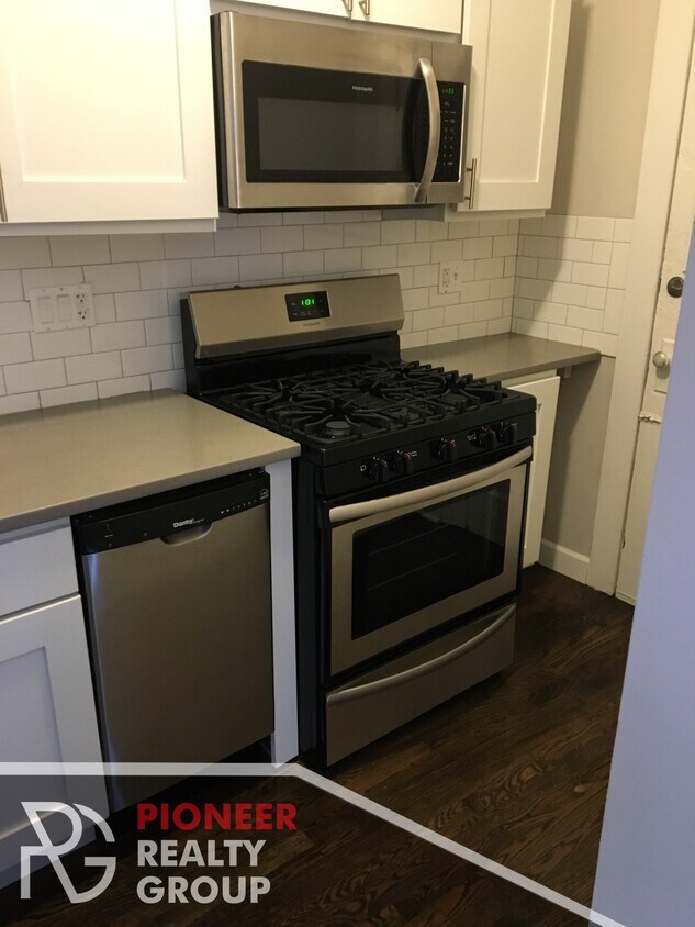 Foto principal - 1359 W Touhy Ave