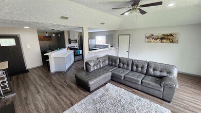 Building Photo - 9735 Stonemont Rd