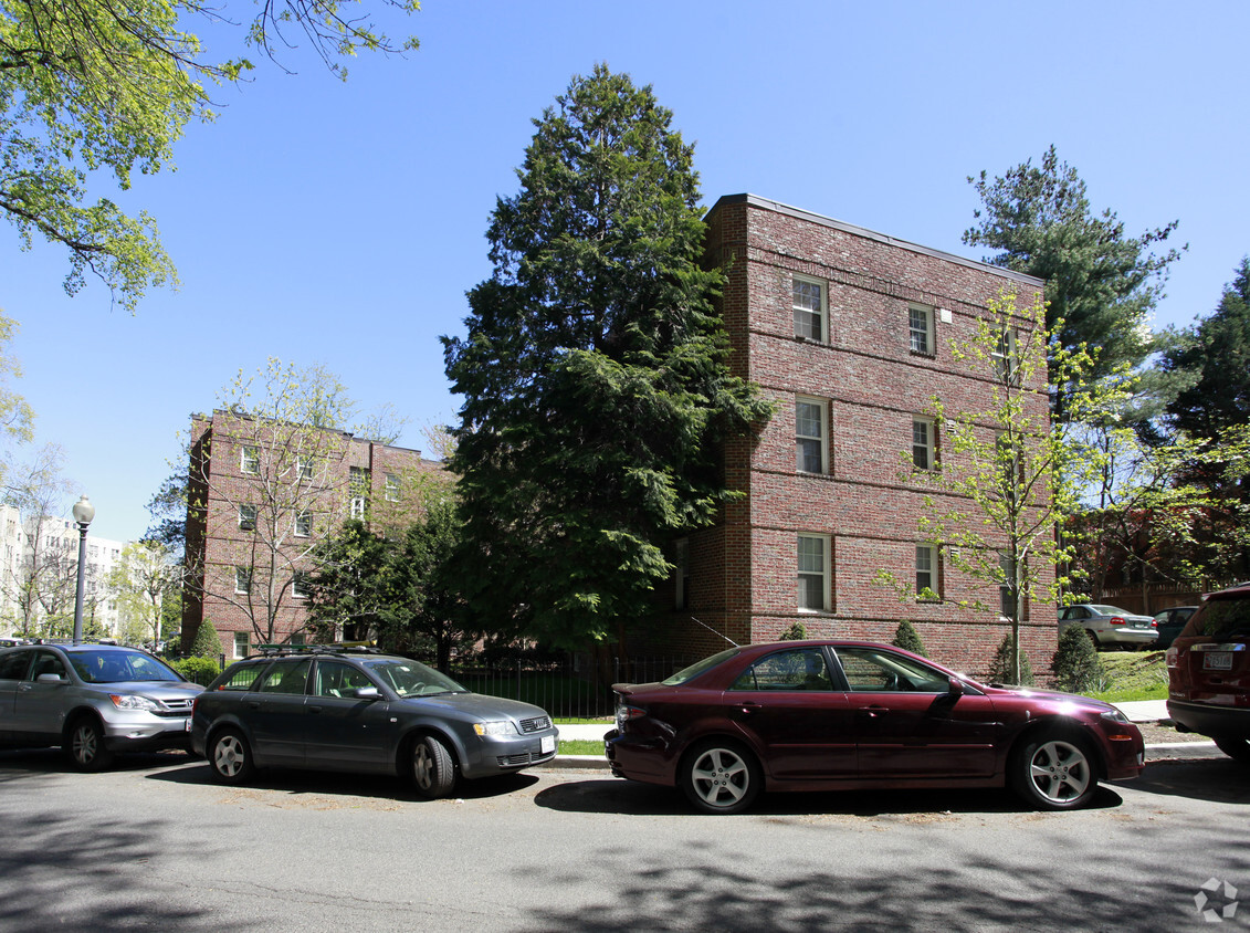 Primary Photo - Devonshire Place Apartments