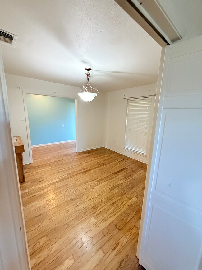 Foto del edificio - 2011 Aspenwood Dr