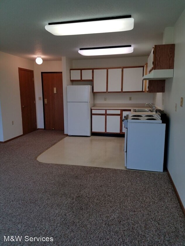 Primary Photo - 924 4th St