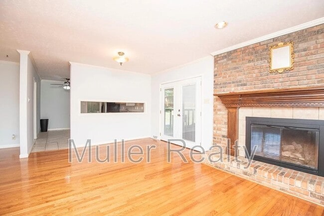 Building Photo - 10837 Dineen Dr