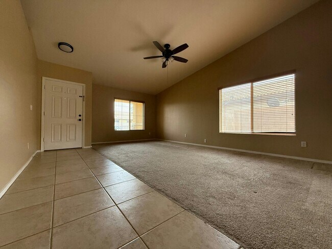 Foto del edificio - 3625 E Thunderheart Trail