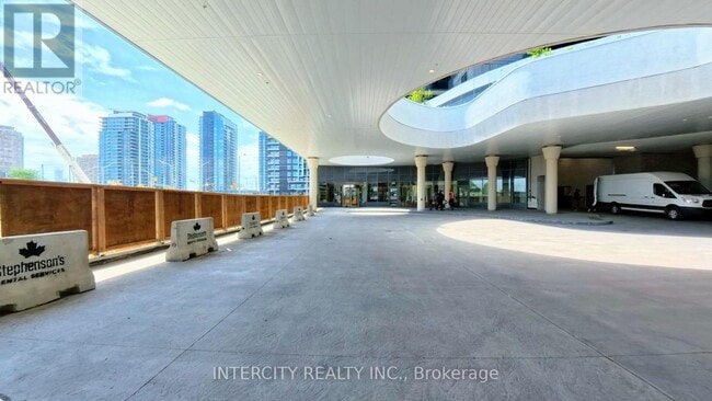 Building Photo - 5105 Hurontario St