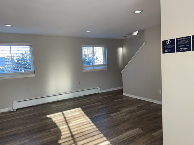 Foto del edificio - NOW AVAILABLE! - 118 Bishop Dr, Framingham...