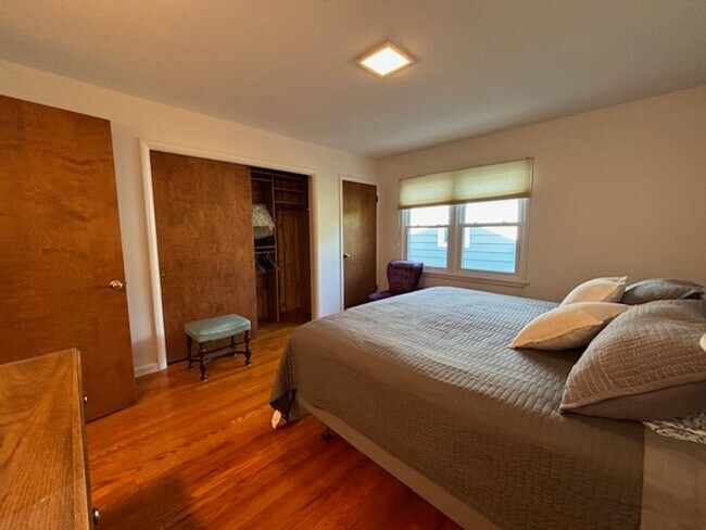 Foto del edificio - Fully Furnished, Turn Key Lake Front Home in Caledonia!