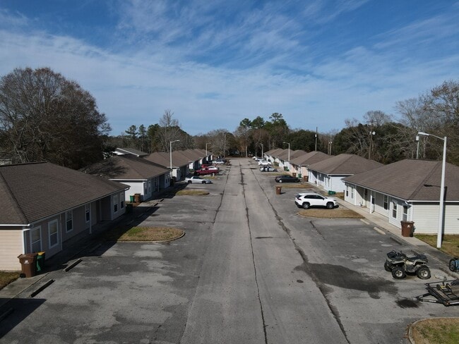 Photo - 14055 John Clark Rd (Gulfport, MS) Apartment