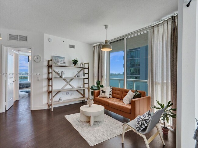 Foto del edificio - 480 NE 30th St