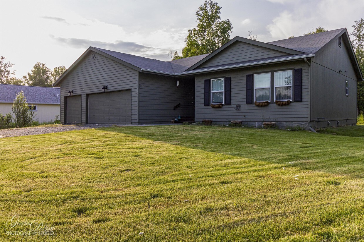 6426 N Farm Loop, Palmer, AK 99645 House Rental in Palmer, AK