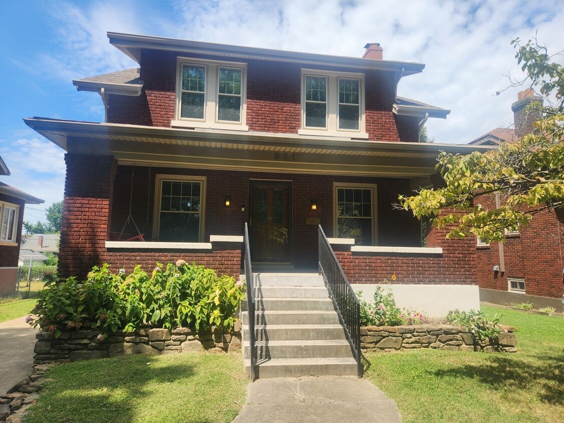 Beautiful home located on Eastern Parkway ... - Beautiful home located on Eastern Parkway ...