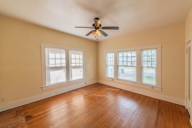 Foto del edificio - E ASHBY - 739