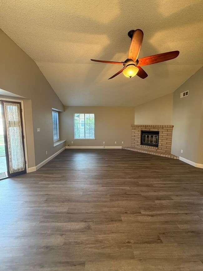 Foto del edificio - 4700 Wetherby Ct