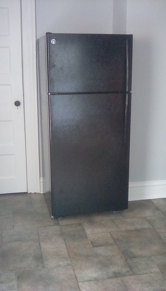 Foto del edificio - 1 W Perrin Ave