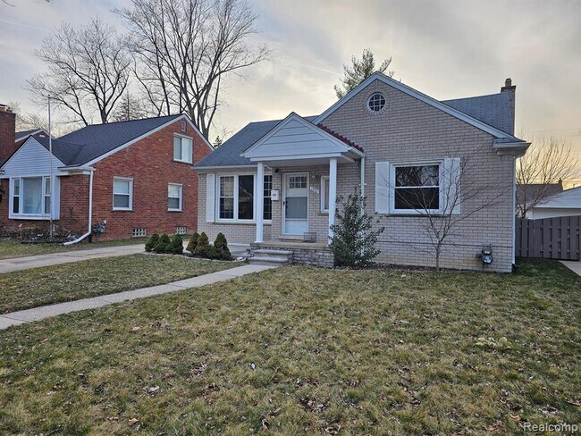 Building Photo - 1501 Silvery Ln