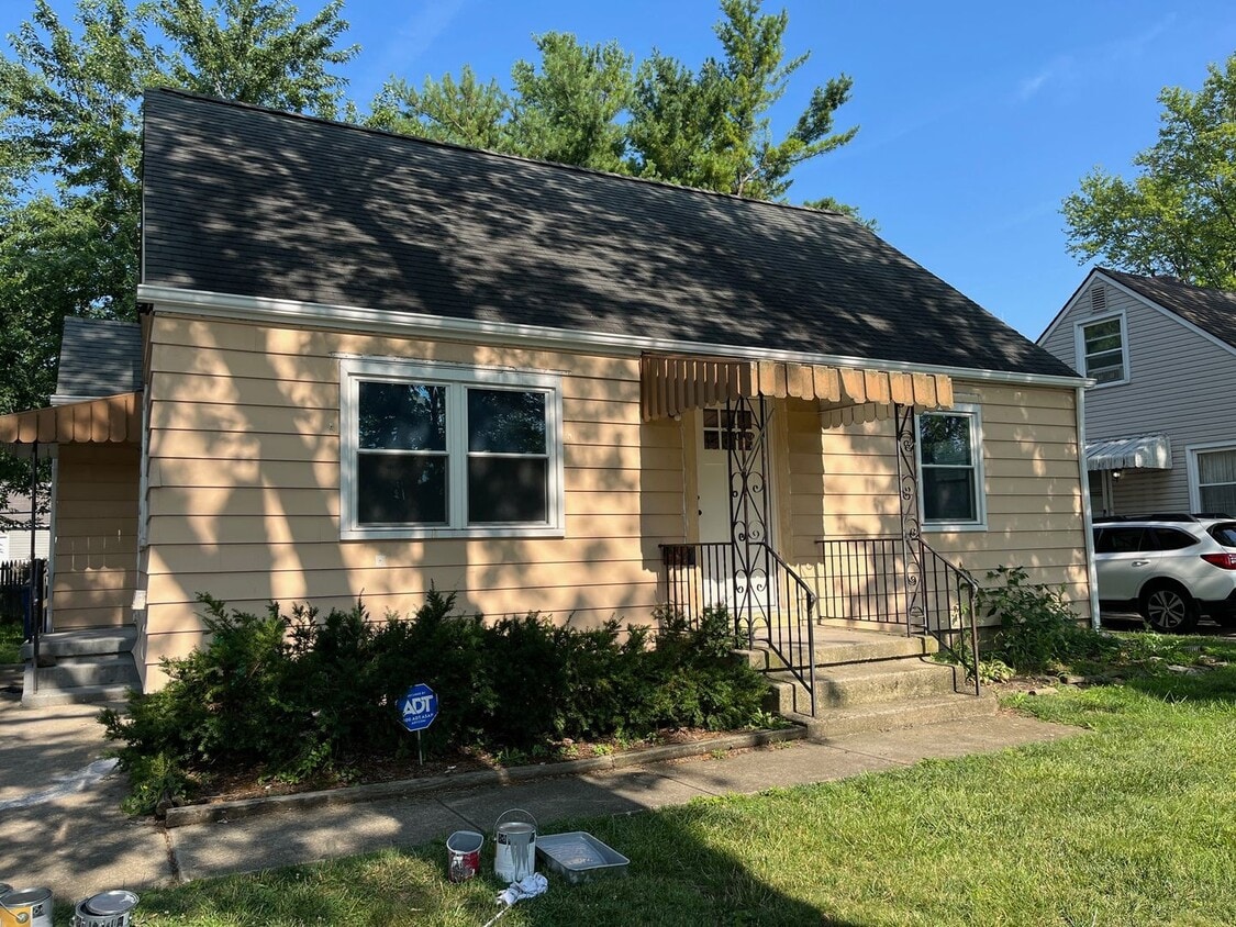 Primary Photo - **COMPLETELY REMODELED 3-BEDROOM HOME W/ F...