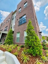 Building Photo - 351 Wellows Chase