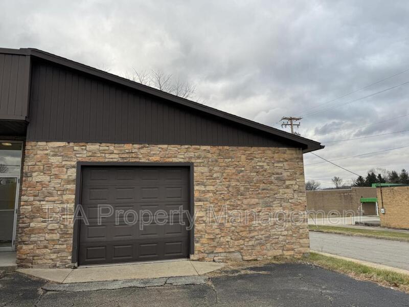 Building Photo - 3087 Leechburg Rd