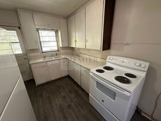 Foto del edificio - 1 bd/1 ba -1017 S Glenwood Dr #A, Independence, MO 64053 DUPLEX - Rent $800 - FALL MOVE IN SPECIA...