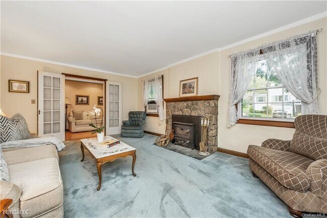 Building Photo - 3 br, 1 bath House - 3 Bolton Ave