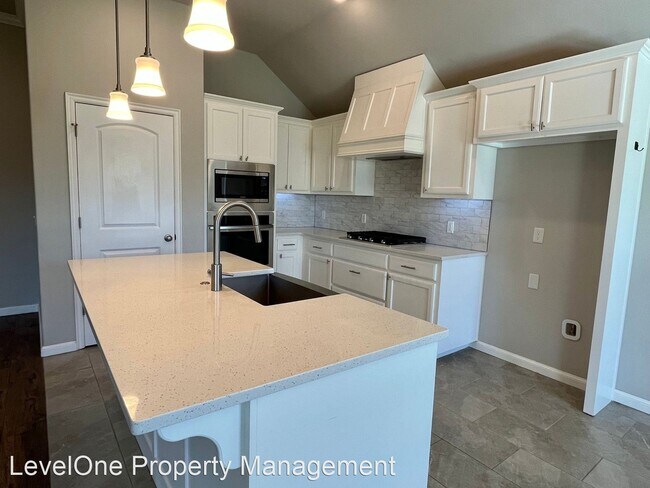 Building Photo - 3 br, 2 bath House - 4204 NW 152nd Street